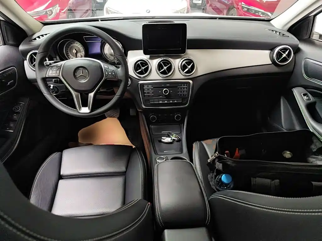 Mercedes-Benz GLA 2016 — фото 16