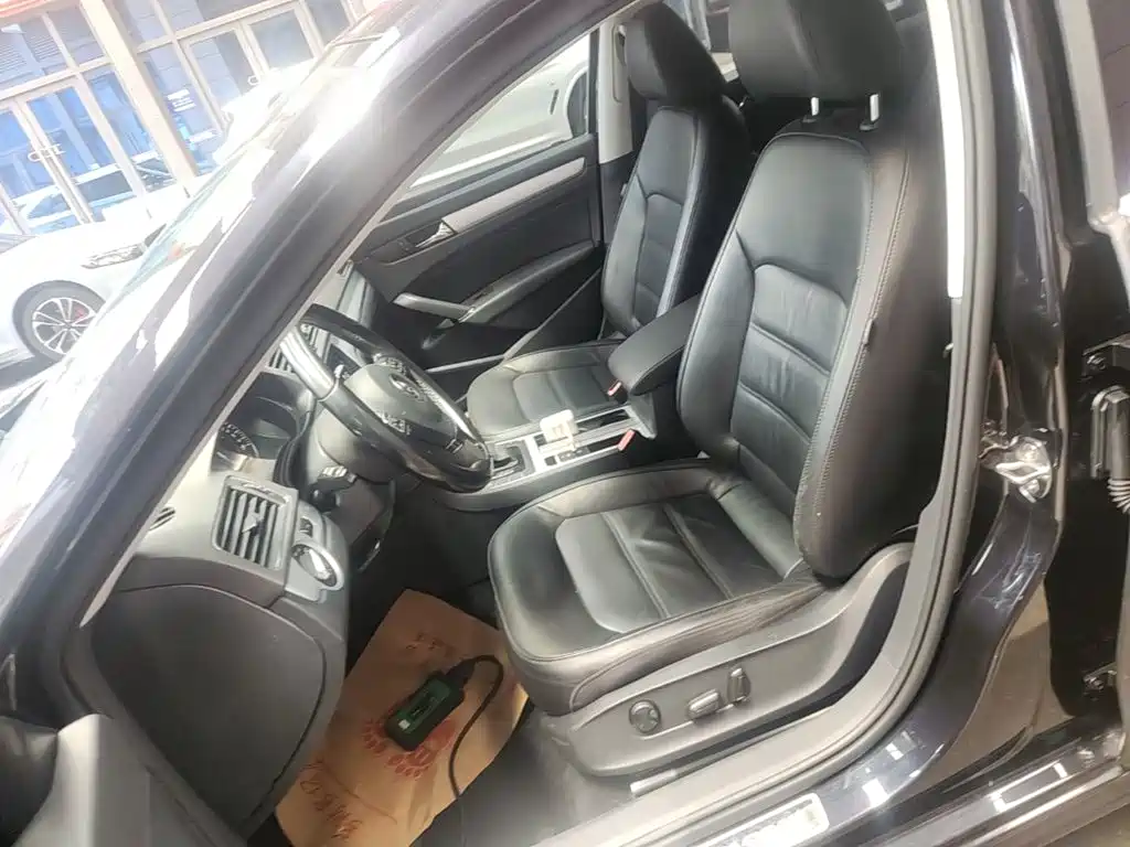 Volkswagen Passat 2015 — фото 15