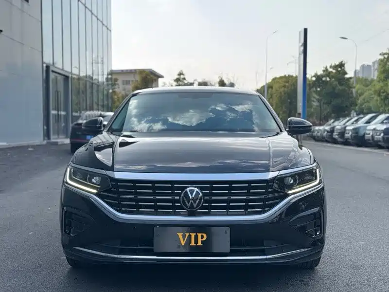 Volkswagen Passat 2023 — фото 2