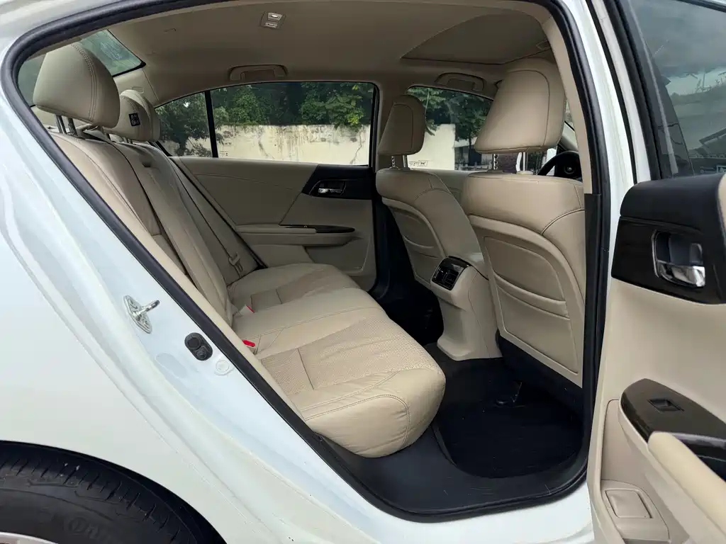 Honda Accord 2015 — фото 12