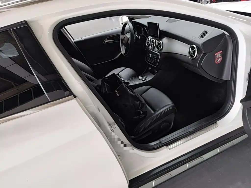 Mercedes-Benz GLA 2016 — фото 11