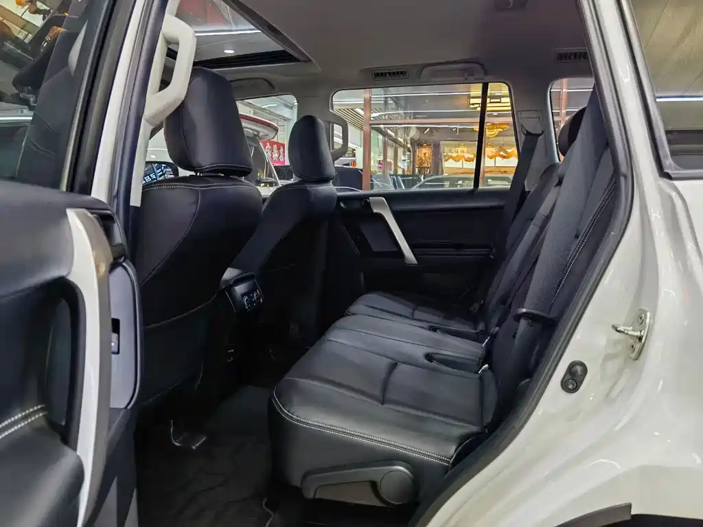 Toyota Prado 2019 — фото 8
