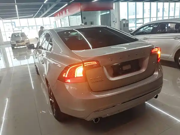 Volvo S60 2020