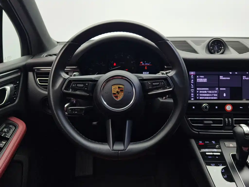 Porsche Macan 2022 — фото 10