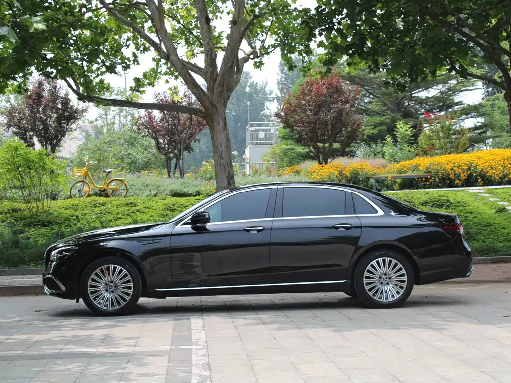 Mercedes-Benz E-Class 2023 — фото 19