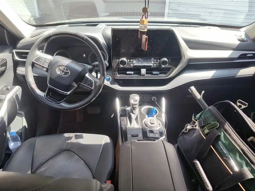 Toyota Highlander 2022 — фото 13