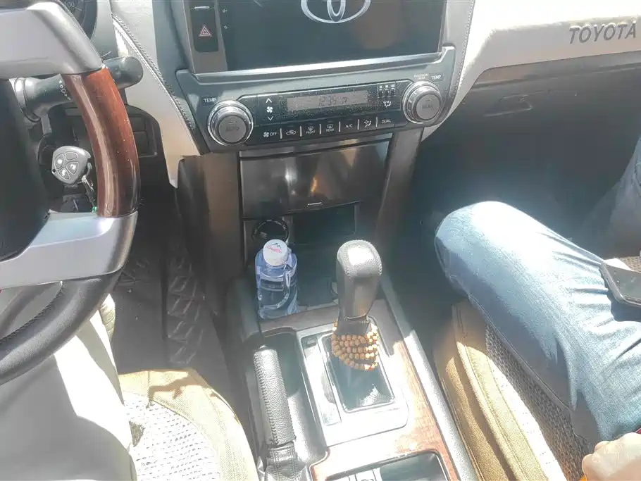 Toyota Prado 2017 — фото 16
