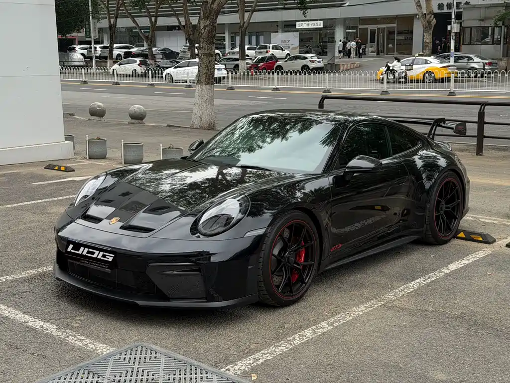 Porsche 911 2025