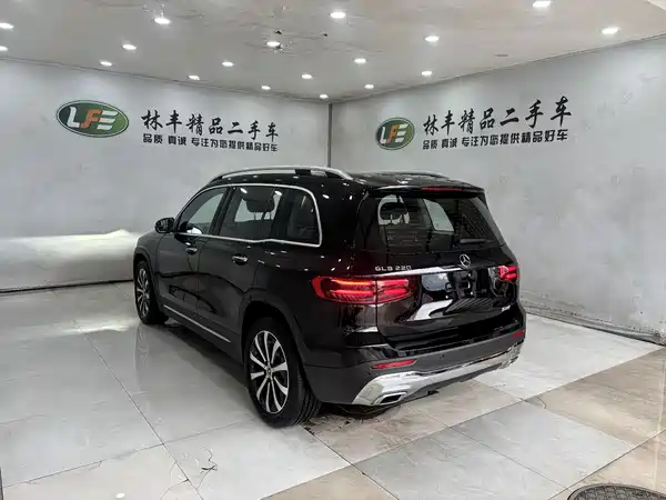 Mercedes-Benz GLB 2025