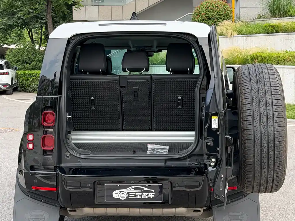 Land Rover Defender 2023 — фото 14