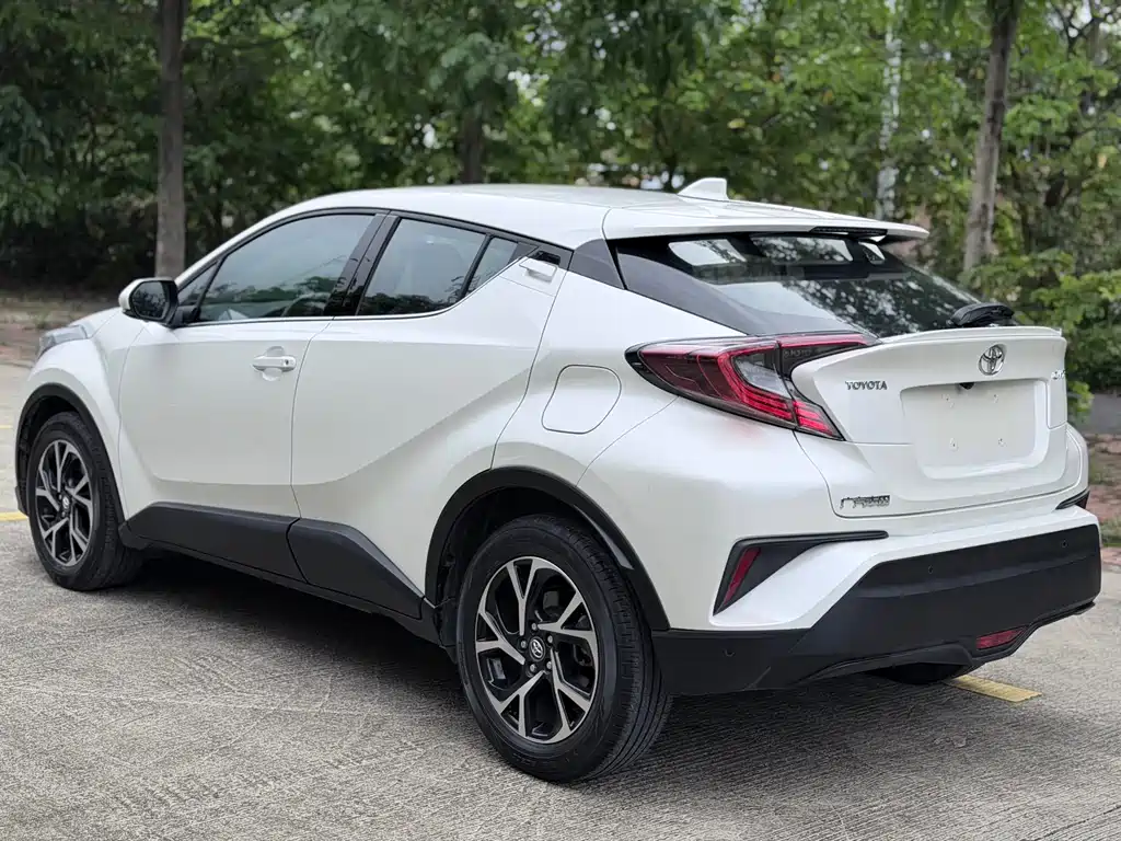 Toyota C-HR 2020 — фото 4
