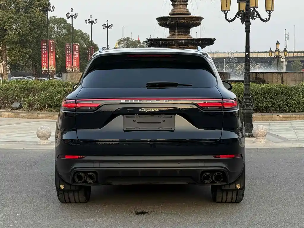 Porsche Cayenne Hybrid 2023 — фото 16