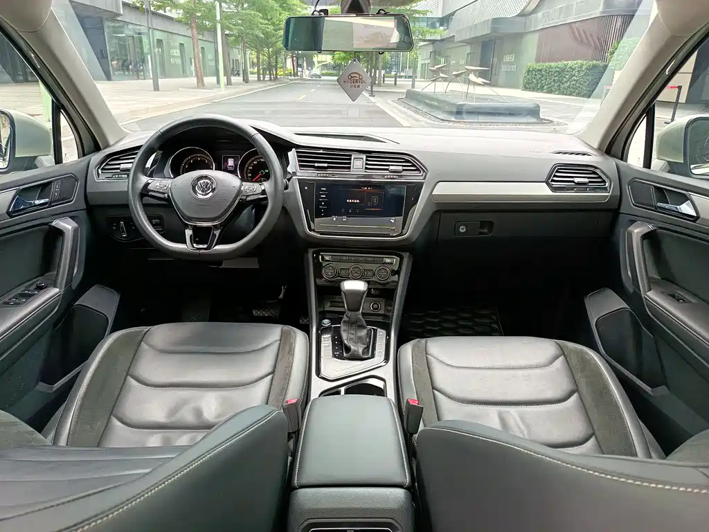 Volkswagen Tiguan L 2020 — фото 7
