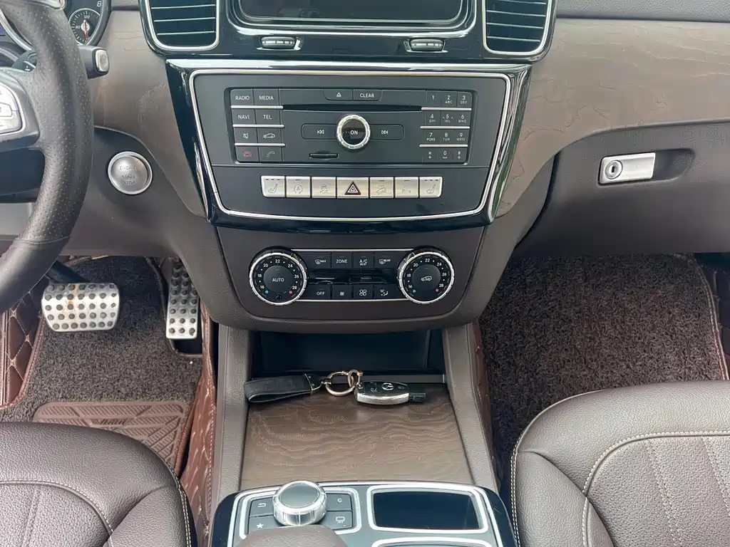 Mercedes-Benz GLE 2018 — фото 26