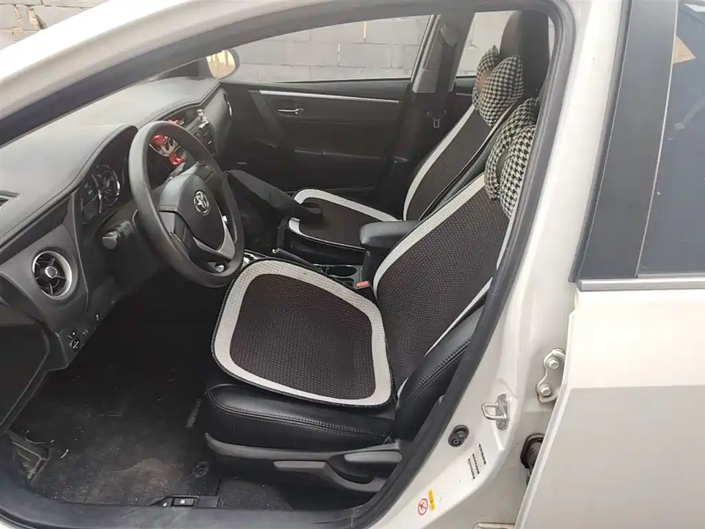 Toyota Corolla 2018 — фото 15