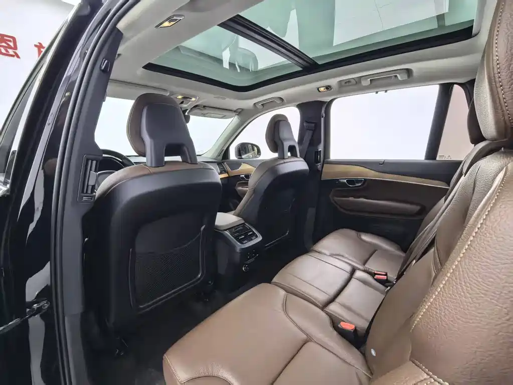 Volvo XC90 2020 — фото 14