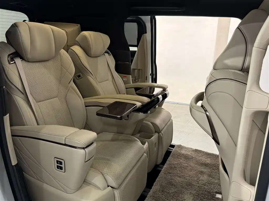 Toyota Alphard 2024 — фото 9