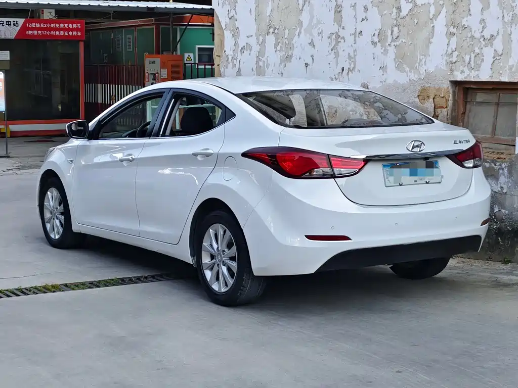 Hyundai Elantra Langdong 2017 — фото 9