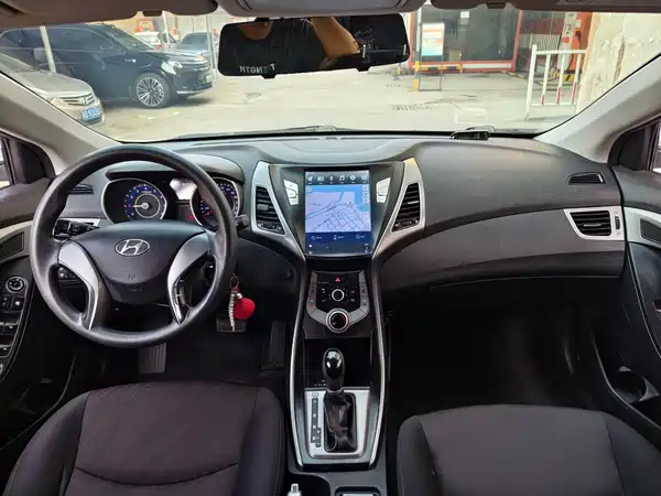 Hyundai Elantra Langdong 2017