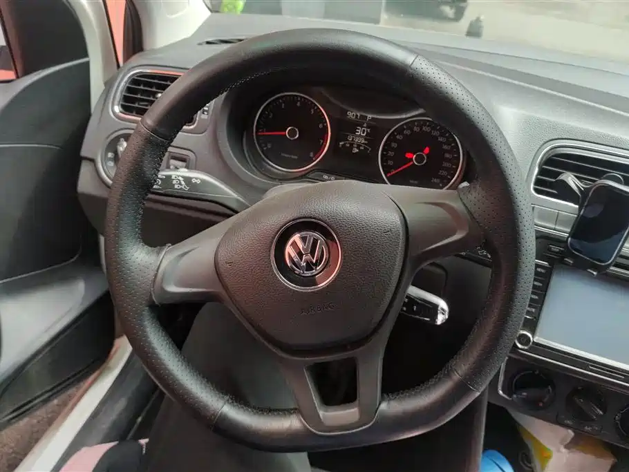 Volkswagen Polo 2015 — фото 15