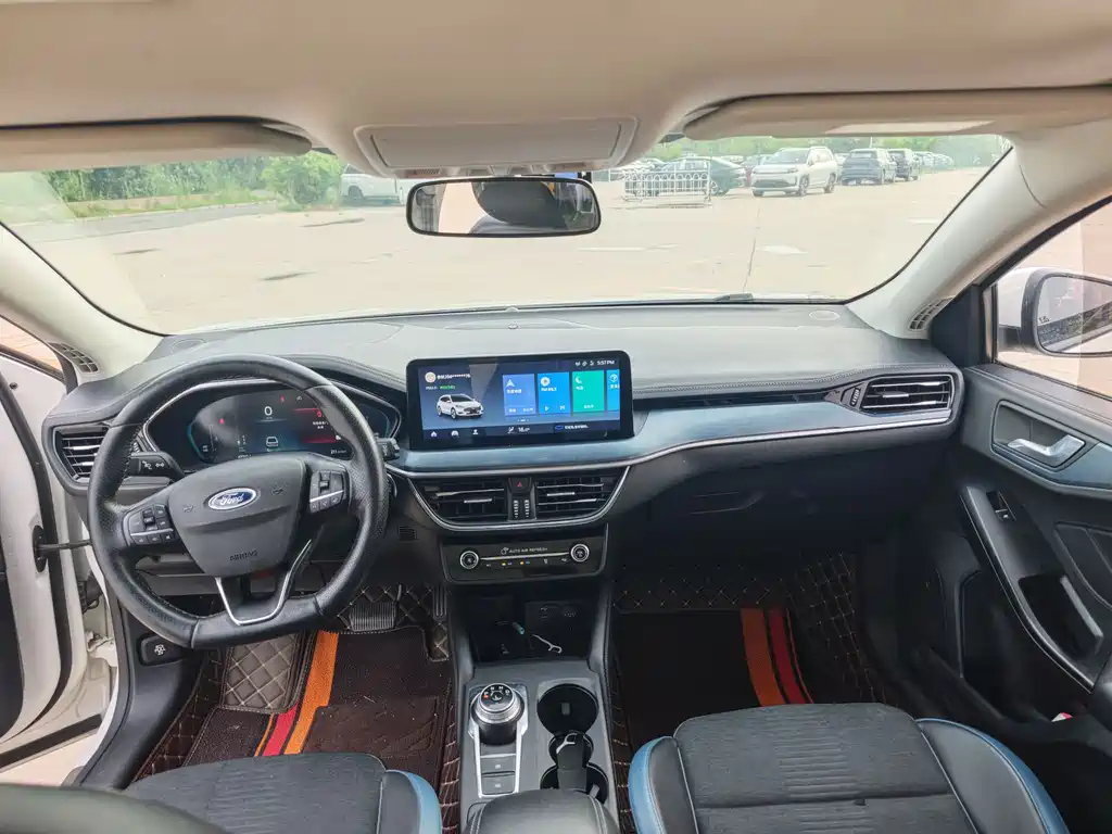 Ford Focus 2020 — фото 14