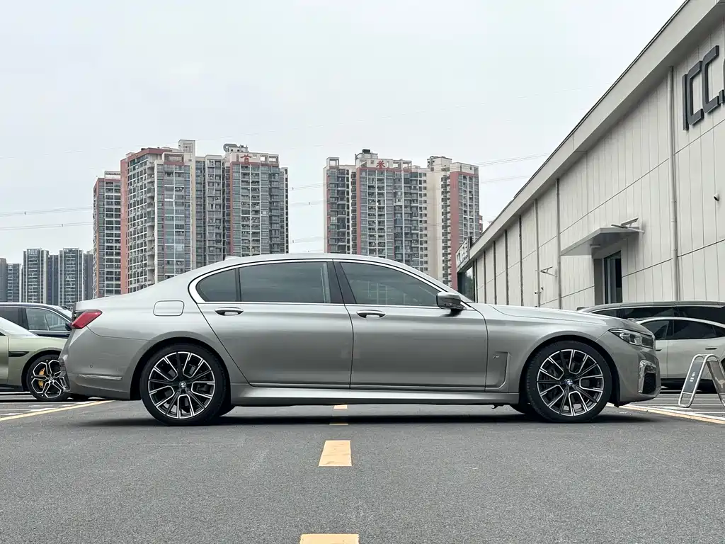BMW 7 Series 2020 — фото 20
