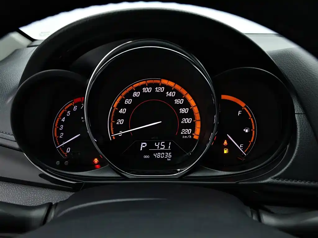 Toyota Yaris L 2022 — фото 11