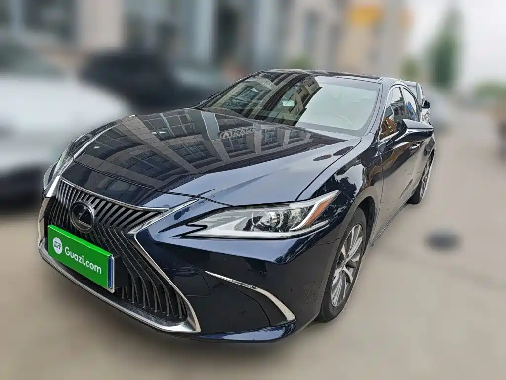 Lexus ES 2019 — фото 2