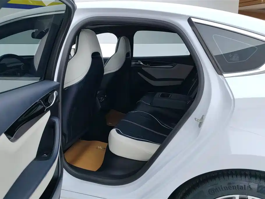 BYD Qin PLUS 2022 — фото 11