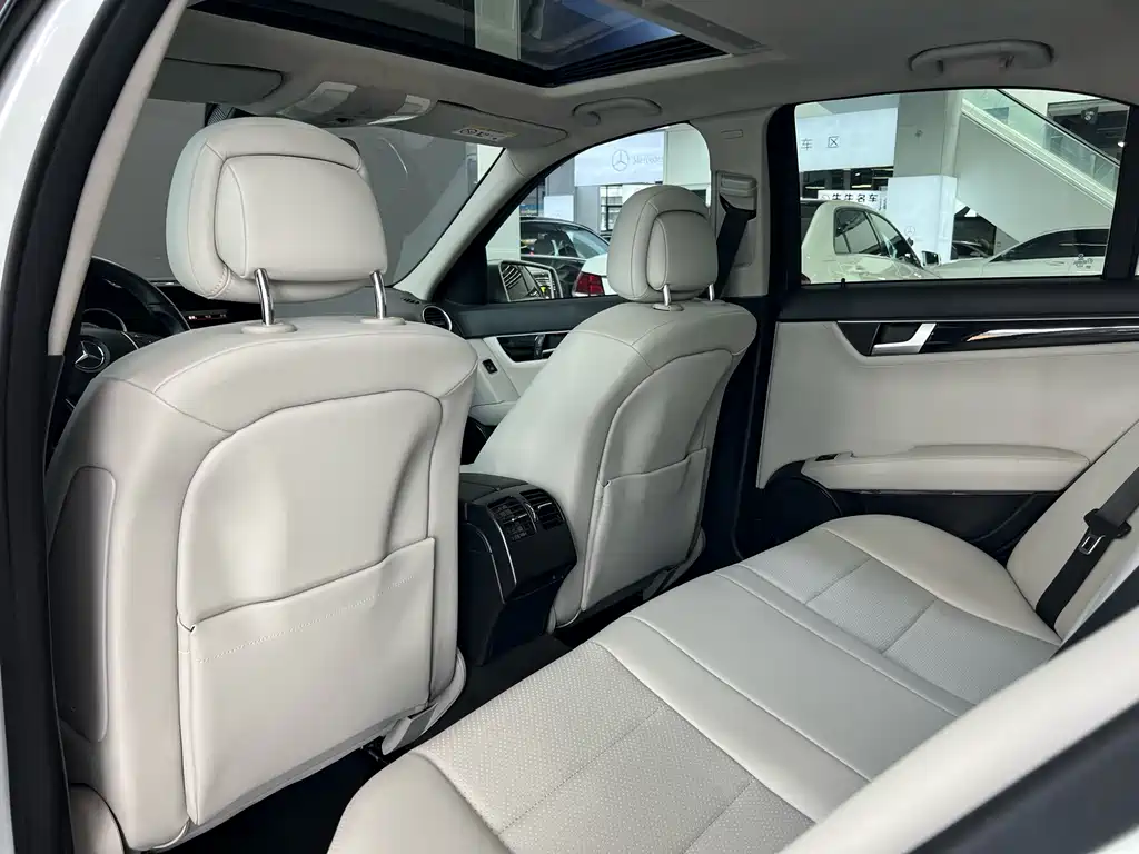 Mercedes-Benz C-Class 2014 — фото 19