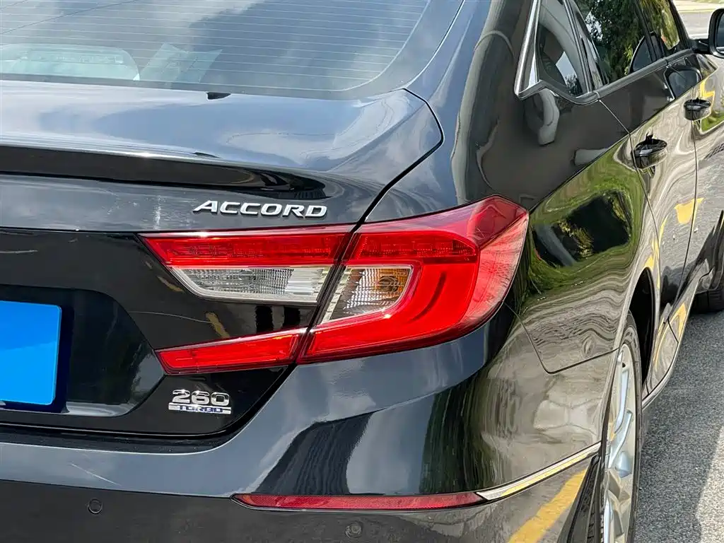 Honda Accord 2019 — фото 23
