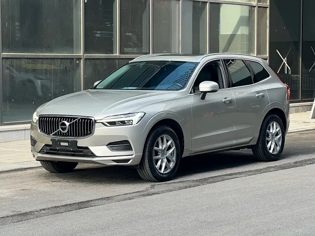 Volvo XC60 2019 — фото 1