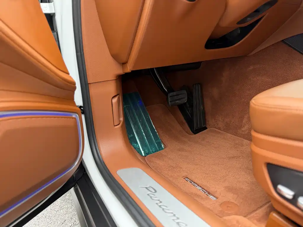 Porsche Panamera 2018 — фото 11