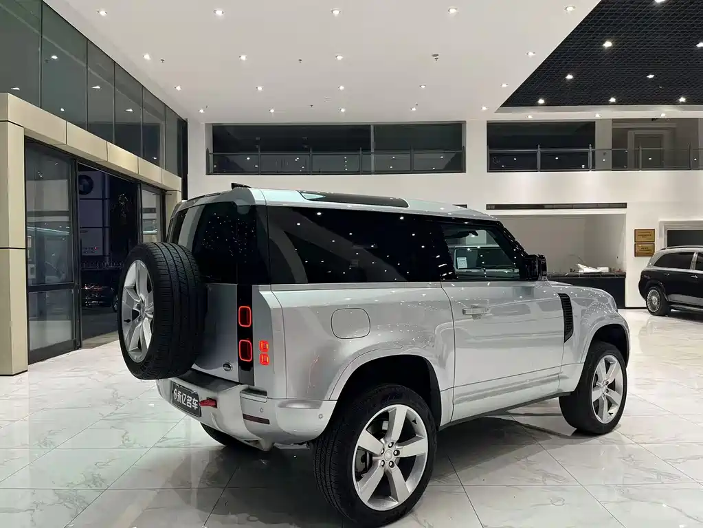 Land Rover Defender 2022 — фото 14