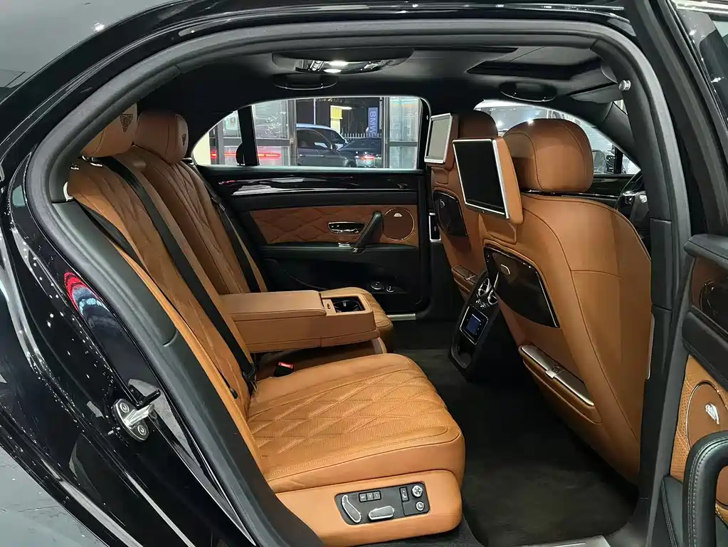 Bentley Flying Spur 2014 — фото 14
