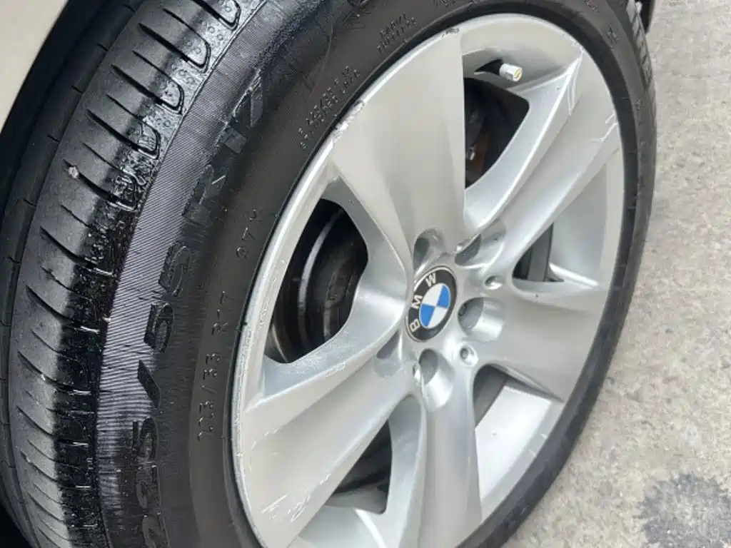 BMW 5 Series 2011 — фото 14