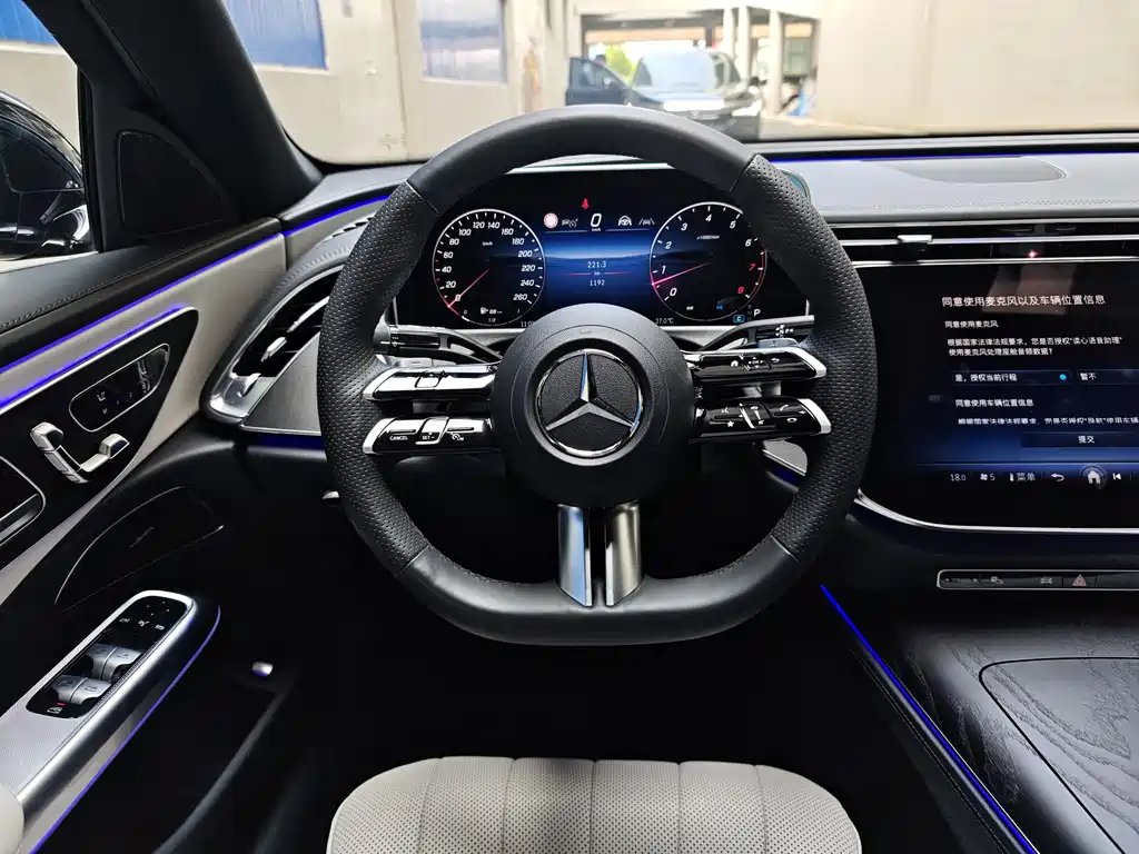 Mercedes-Benz E-Class 2025 — фото 14