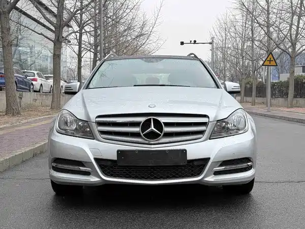 Mercedes-Benz C-Class 2011