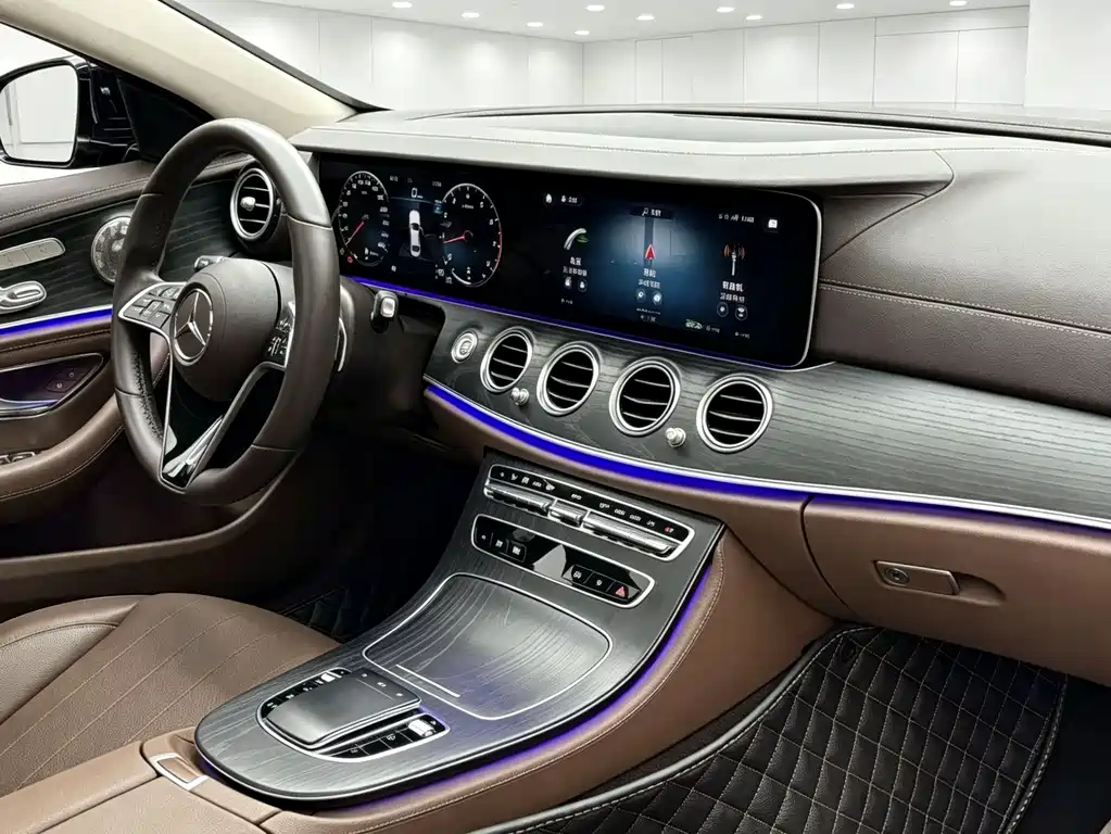 Mercedes-Benz E-Class 2023 — фото 9