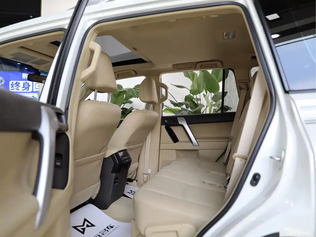 Toyota Prado 2016 — фото 13