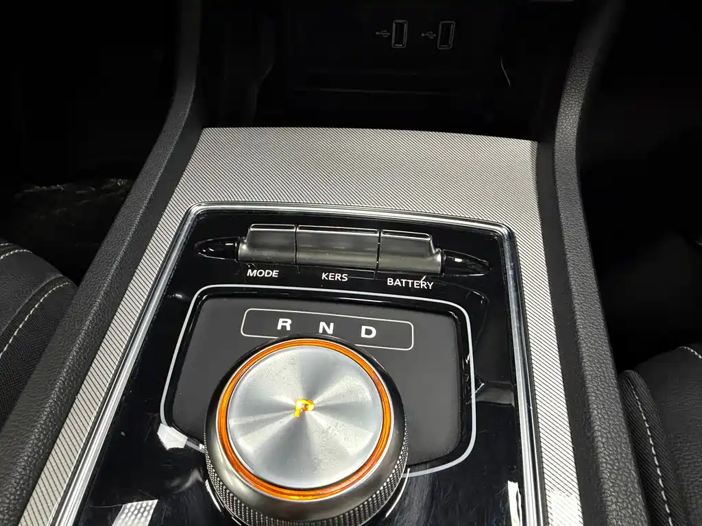 Roewe i6 New Energy 2018 — фото 19