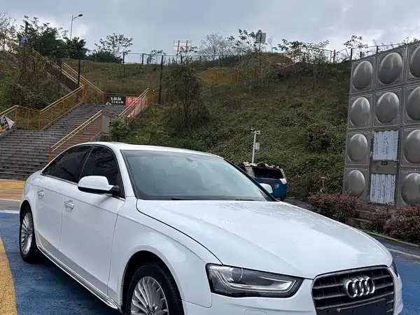 Audi A4L 2016