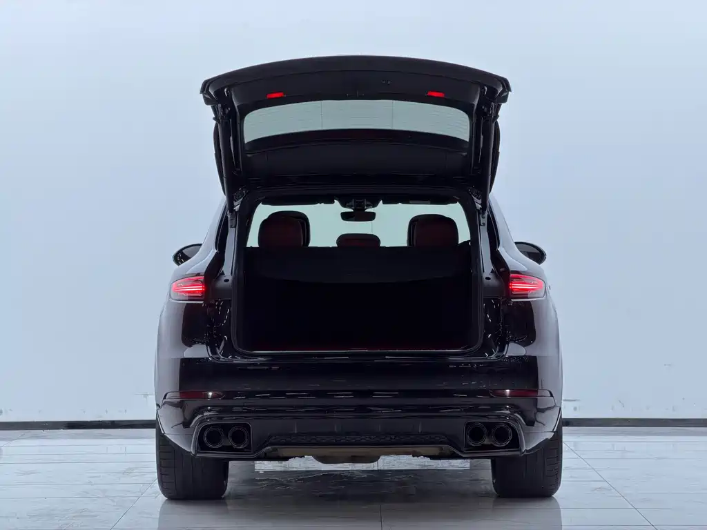 Porsche Cayenne 2019 — фото 25