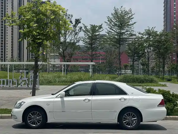 Toyota Crown 2005