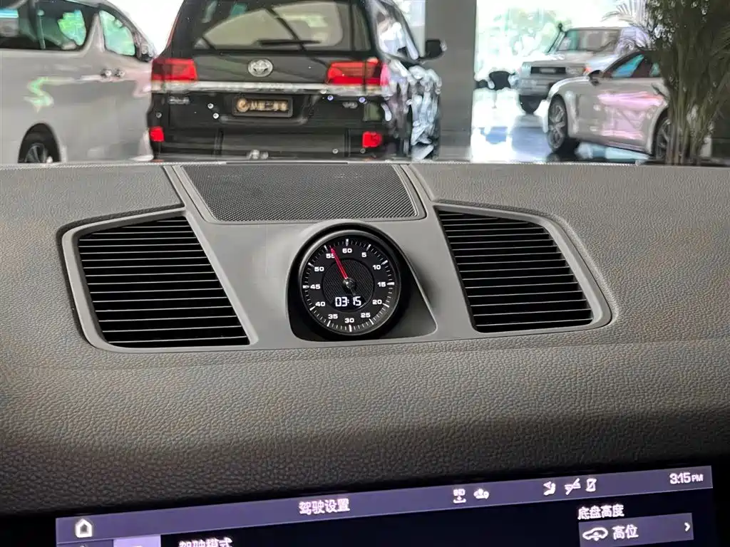 Porsche Cayenne 2022 — фото 12