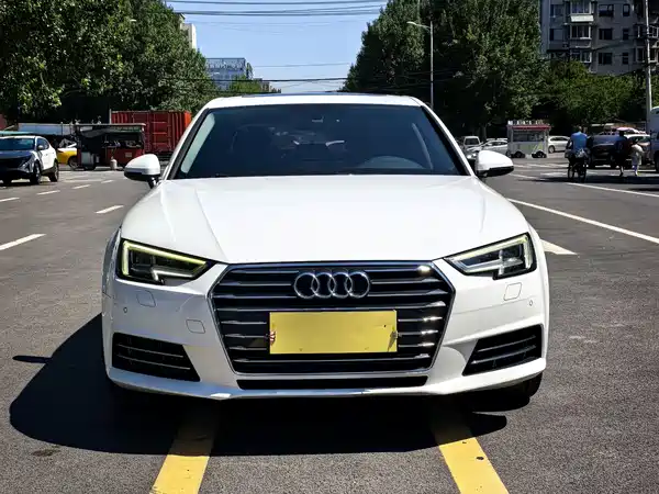 Audi A4L 2018