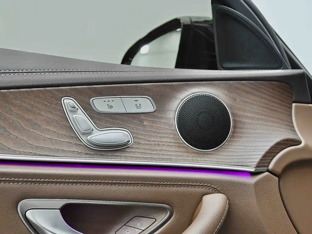 Mercedes-Benz E-Class 2022 — фото 29