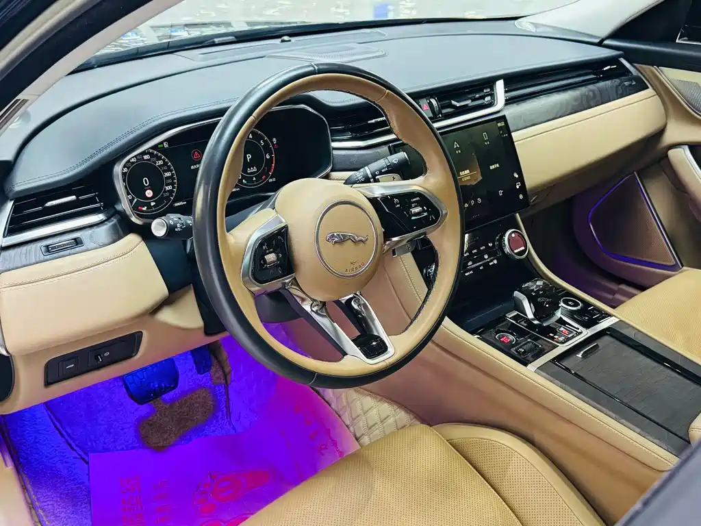 Jaguar XFL 2025 — фото 10