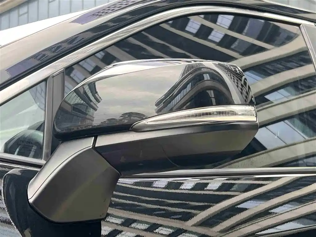 Toyota Wildlander 2023 — фото 11
