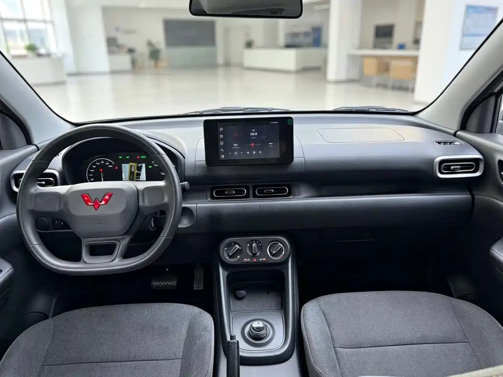 Wuling Hongguang New Energy 2025